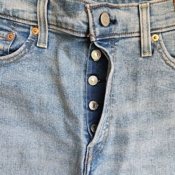 Levis Jeans Wedgie High Rise Straight  Womens 14 Short Distressed Light Wash - Picture 4 of 4